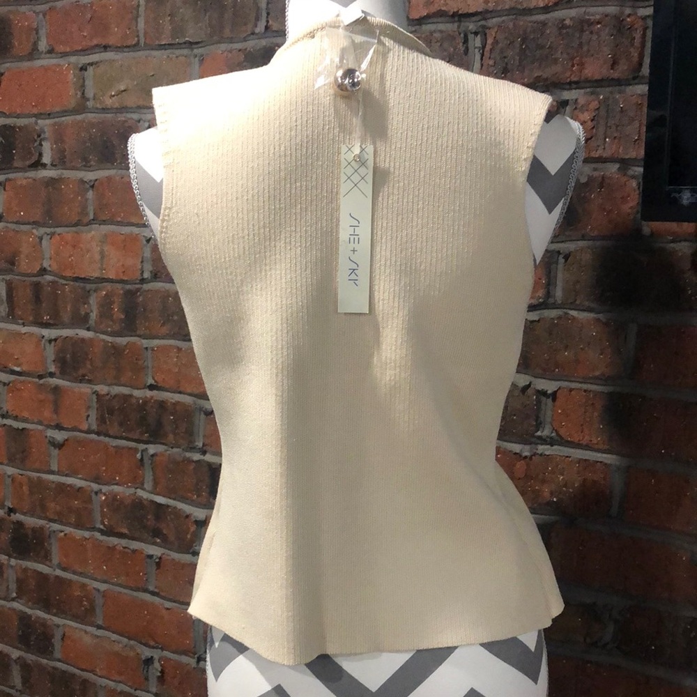 She + Sky Cream V-Neck Sweater Vest - Picture 5 of 12